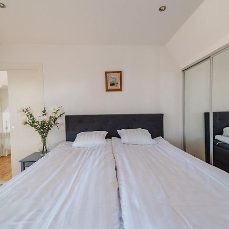 Oesterport - Visby Laegenhetshotell Phòng bức ảnh