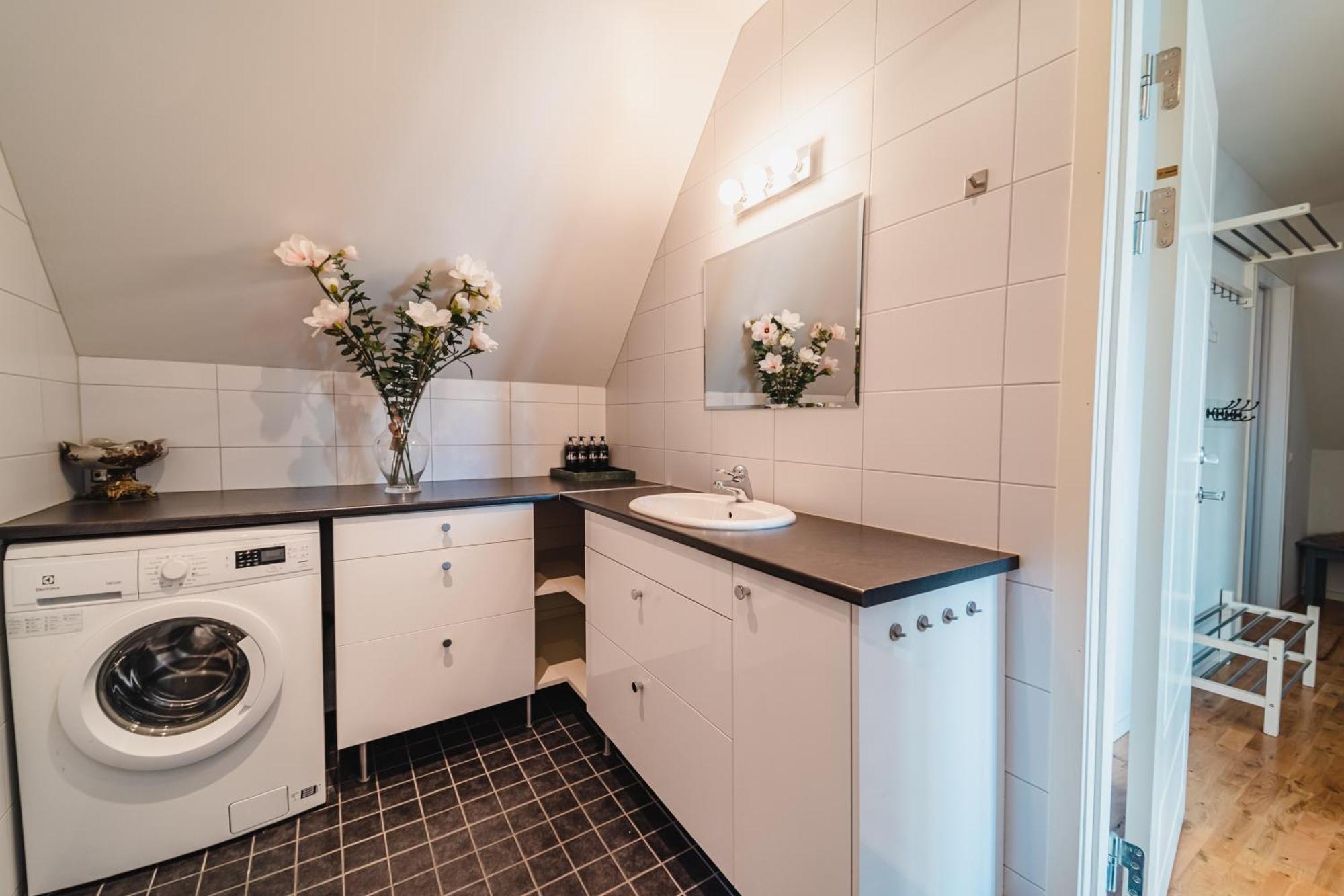 Oesterport - Visby Laegenhetshotell Phòng bức ảnh